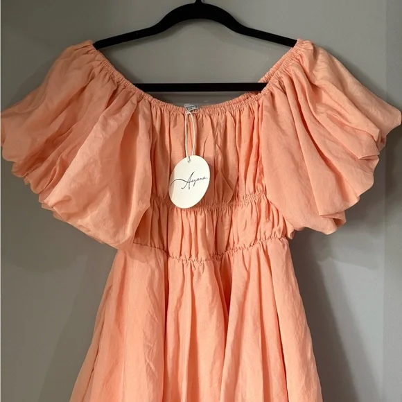 Aiyana Elegant Off-Shoulder Dress - Picture 4 of 10